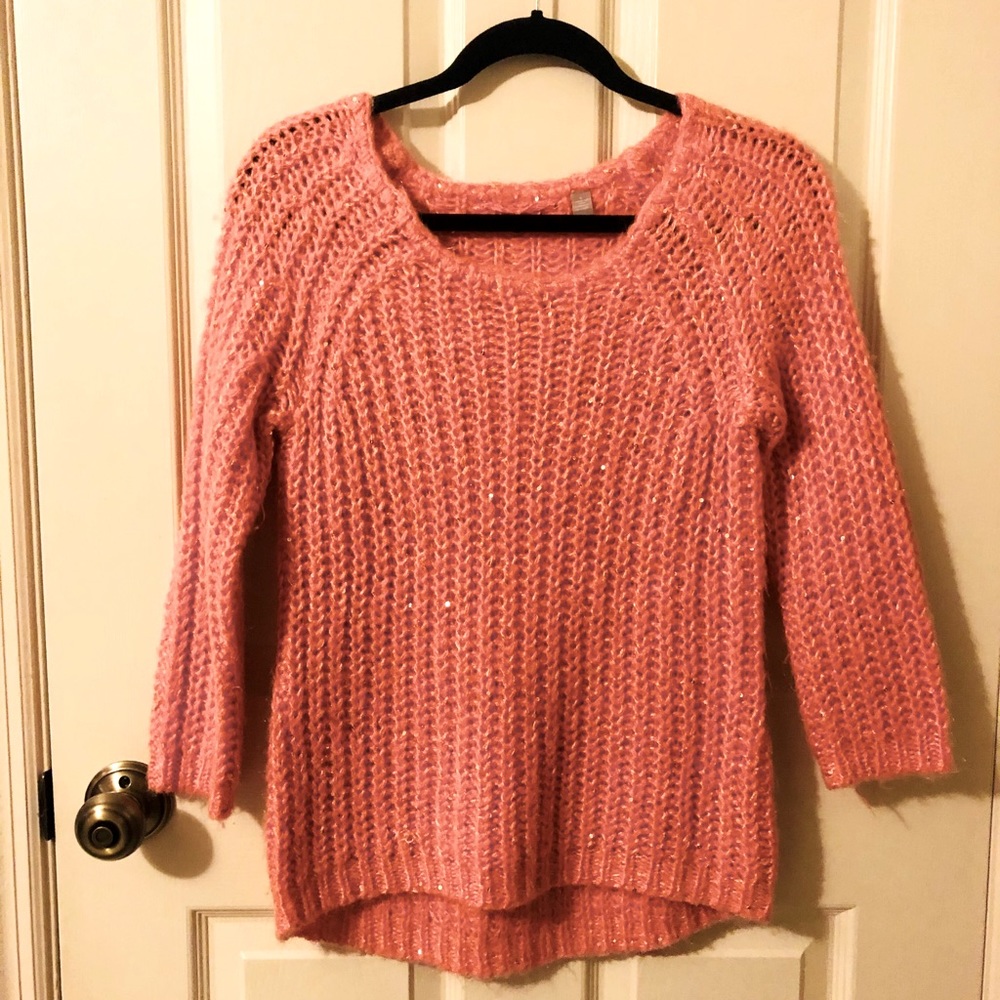 Lightly worn quarter sleeve sweater